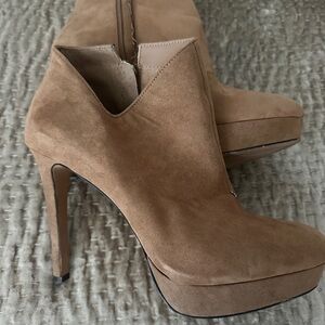 Jessica Simpson Tan Suede Ankle Booties
